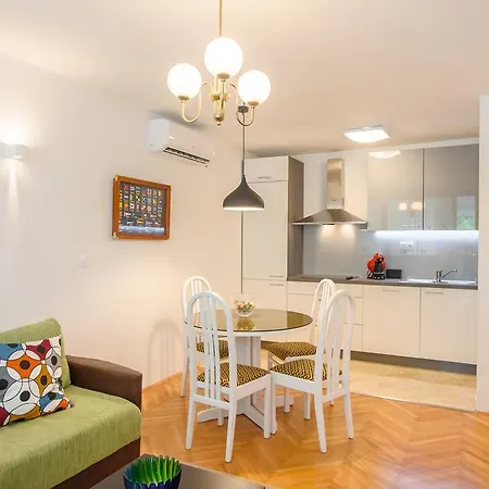 Simeroni Apartment *
