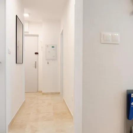 Simeroni Apartment *